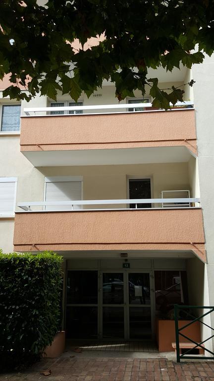 Le Marnois-Gare Apartment Noisy-le-Grand Luaran gambar